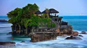 CROWDED-BALI-TOURIST-AREAS-NEED-RESTRUCTURING